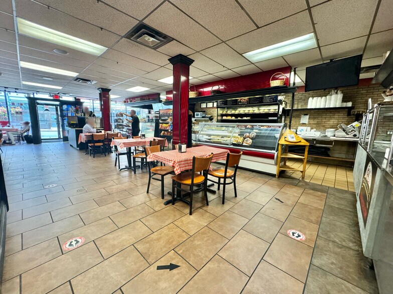 More Photos Of 32-38 Atlantic Ave, Lynbrook Office For Sale
