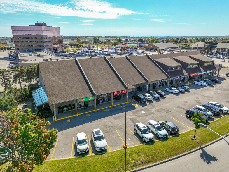 More Photos Of 100-120 Rue du Barry, Kirkland Restaurant For Lease