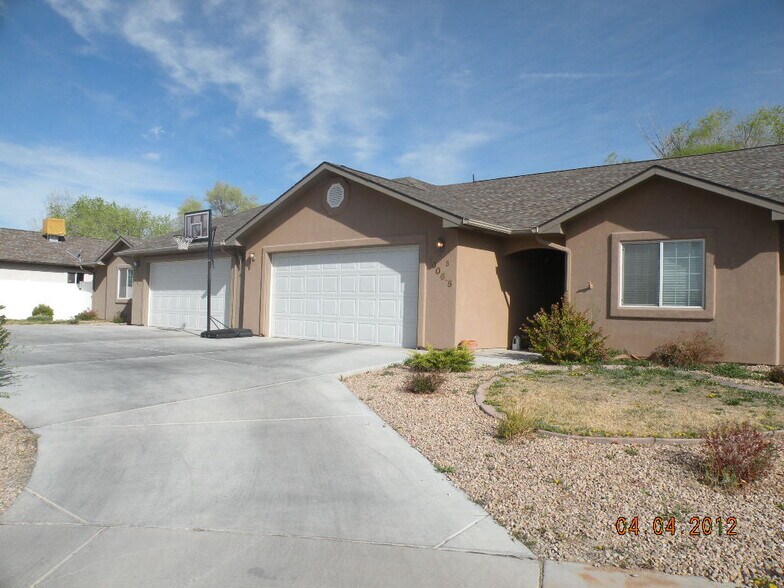 More Photos Of 3006 1/2 Oakwood Dr, Grand Junction Multifamily For Sale