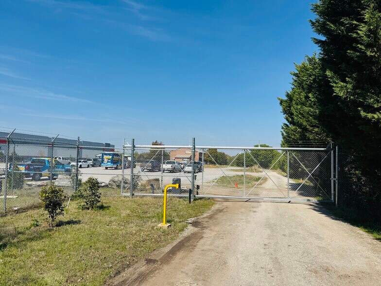 More Photos Of 321 Claude Collins Rd, Greer Contractor Storage Yard For Sale