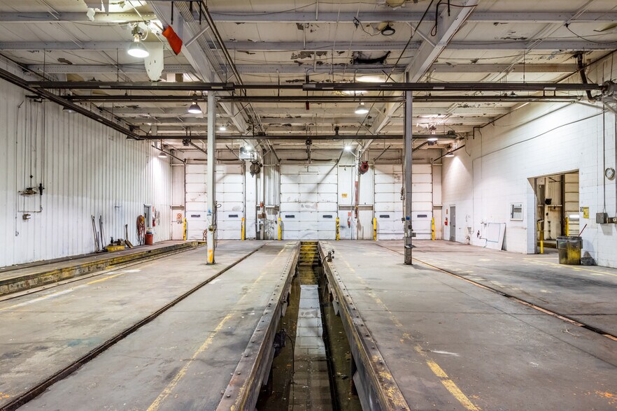 More Photos Of 106 Restoration Park Dr, Medway Service For Lease