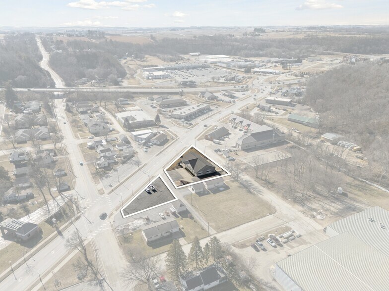 More Photos Of 702 Short St, Decorah Office For Sale