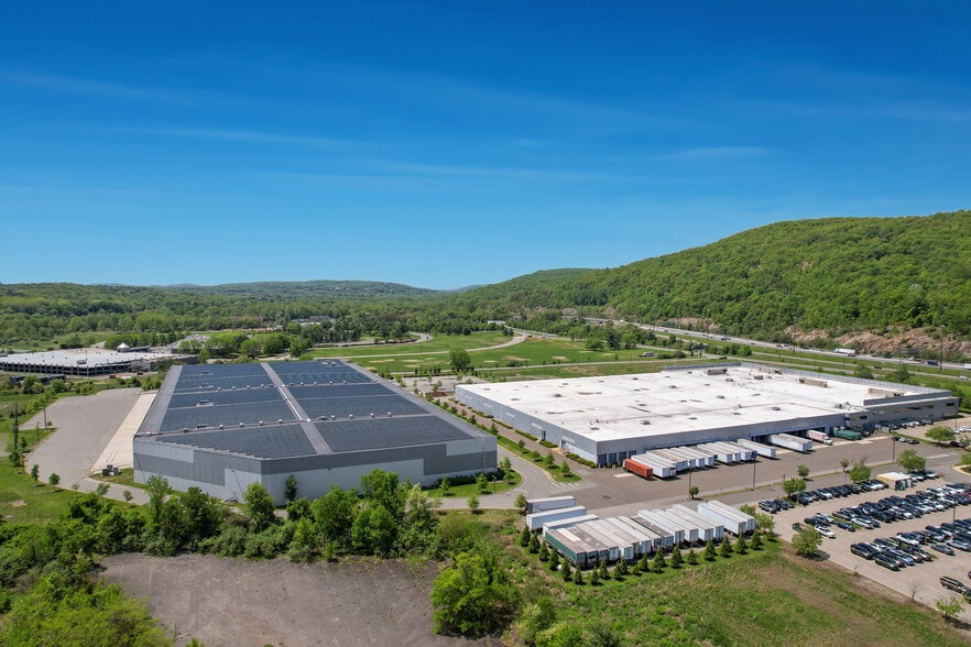 More Photos Of 100 Performance Dr, Mahwah Distribution For Lease