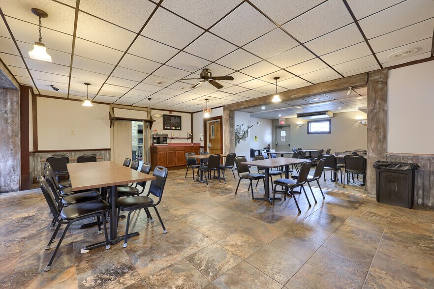 More Photos Of 601 S Front St, Wrightsville Specialty For Sale