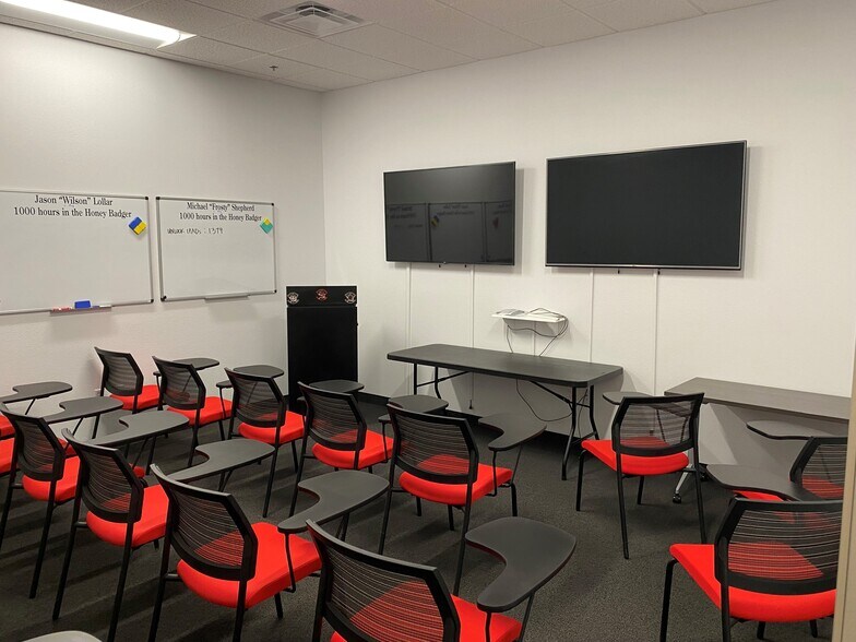 More Photos Of 6101 N Hollywood Blvd, Las Vegas Manufacturing For Lease