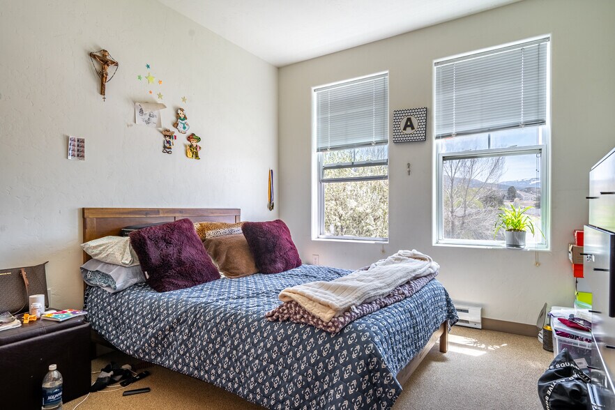 More Photos Of 625 Red Table Dr, Gypsum Apartments For Sale