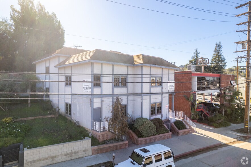 More Photos Of 12750 Ventura Blvd, Studio City Loft Creative Space For Lease