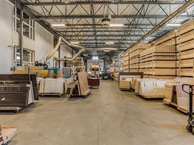 More Photos Of 6270-6290 Rue Périnault, Montréal Industrial For Sale