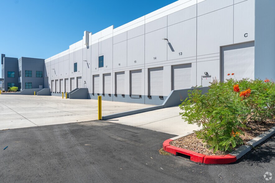 More Photos Of 6025 Procyon St, Las Vegas Warehouse For Lease