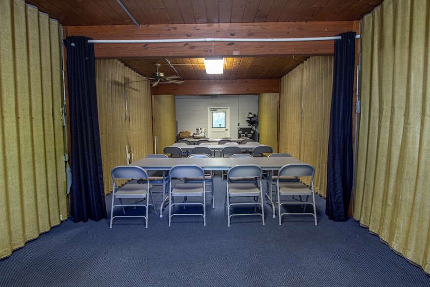 More Photos Of 23696 Northline Rd, Taylor Religious Facility For Sale