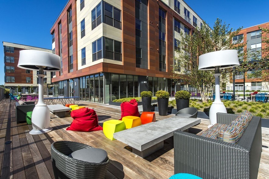 More Photos Of 190 Pleasant St, Malden Apartments For Lease