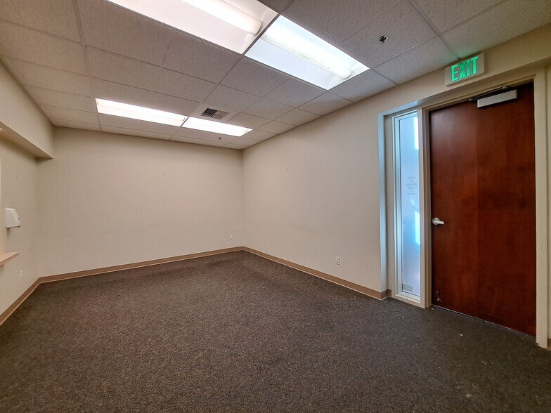 More Photos Of 9900 Stockdale Hwy, Bakersfield Medical For Sale