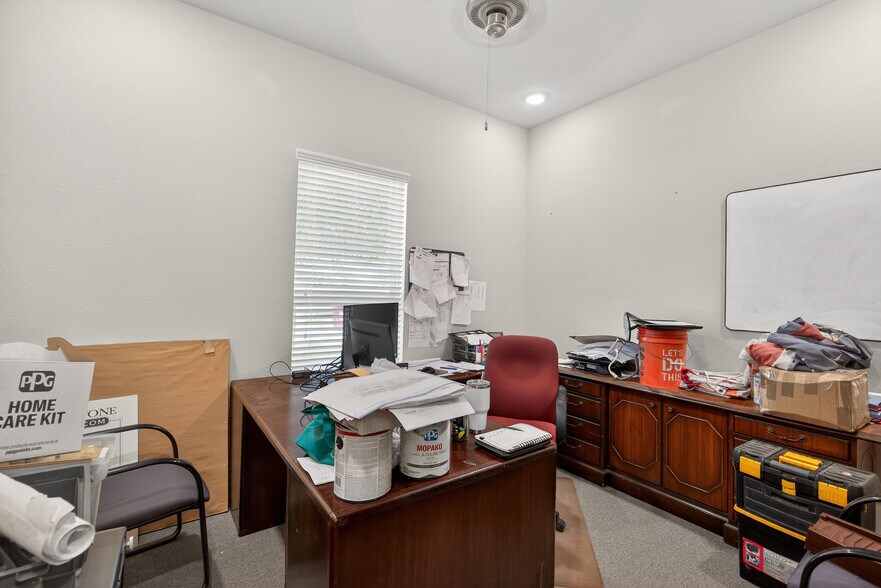 More Photos Of 32400 SH 249, Pinehurst Loft Creative Space For Lease