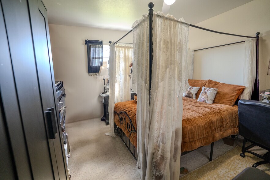 More Photos Of 5995 N Courtenay Pky, Merritt Island Light Manufacturing For Sale