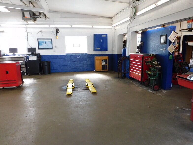 More Photos Of 40 Stone Rd, Greece Auto Repair For Sale