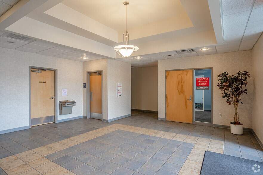 More Photos Of 2501 Technology Dr, Bentonville Unknown For Lease