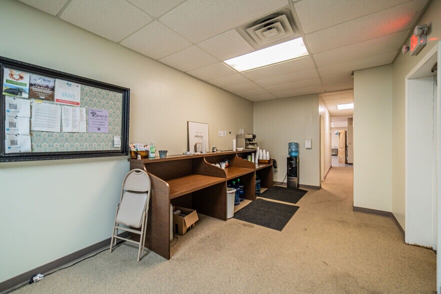 More Photos Of 3530 Park Plaza Rd, Paducah Flex For Lease