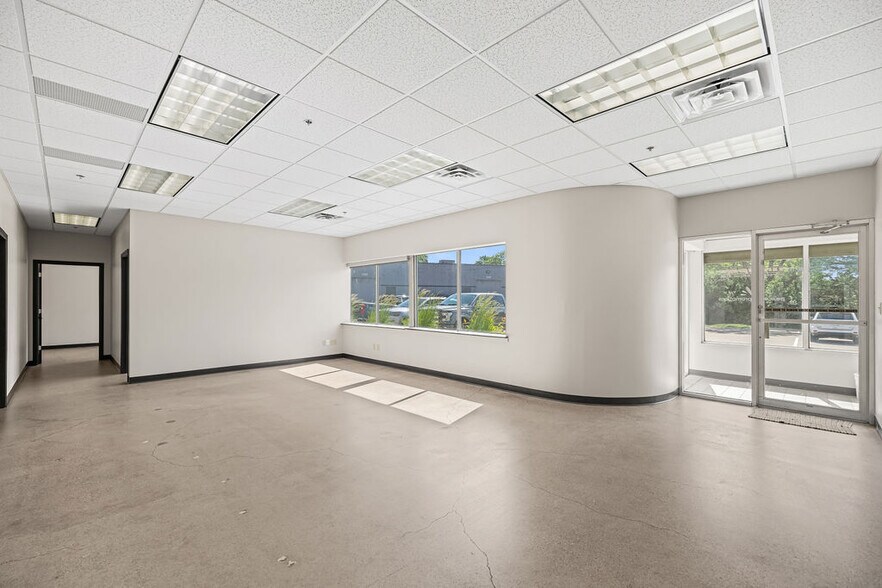 More Photos Of 7115-7149 Shady Oak Rd, Eden Prairie Light Manufacturing For Lease