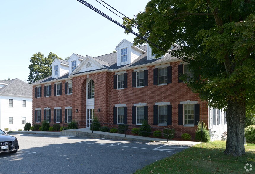 More Photos Of 2145 Diamond Hill Rd, Cumberland Medical For Lease