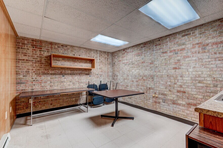 More Photos Of 3311 Burlington Rd, Greensboro Office For Sale