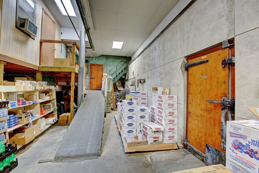 More Photos Of 510 S Pearl St, Coal Township General Retail For Sale