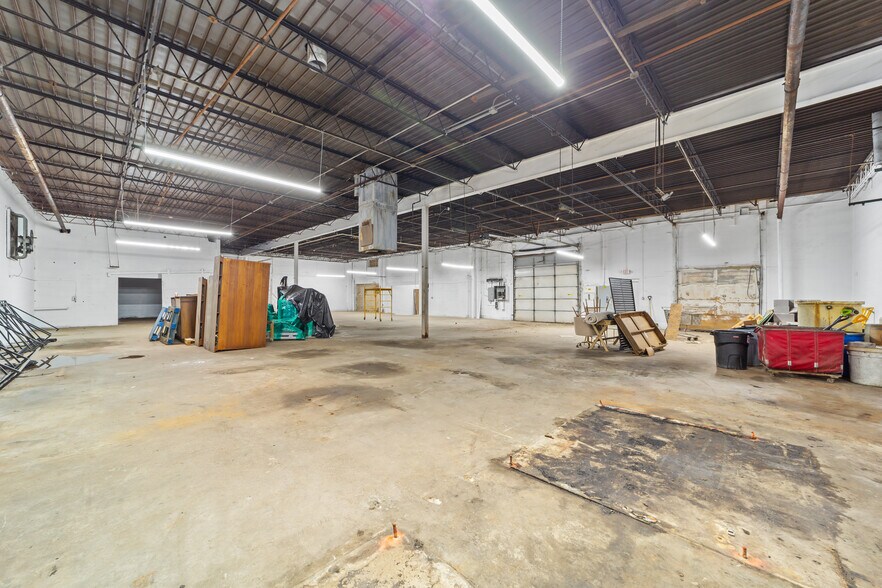 More Photos Of 1830 Superior Ave, Cleveland Flex For Sale