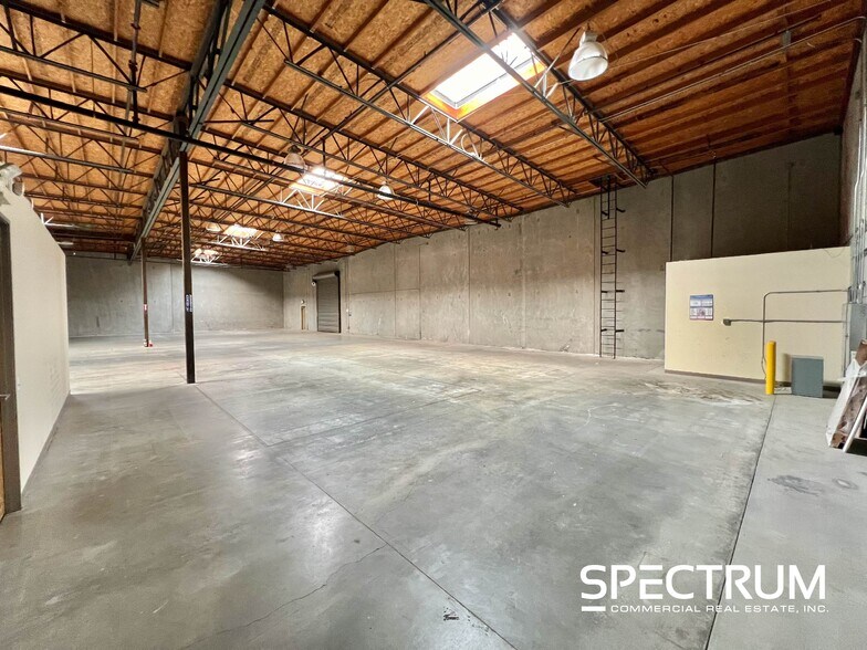 More Photos Of 26465 Summit Cir, Santa Clarita Warehouse For Lease