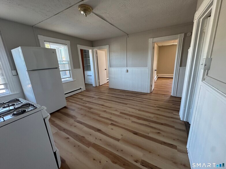 More Photos Of 643-645 Burnside Ave, East Hartford Apartments For Sale