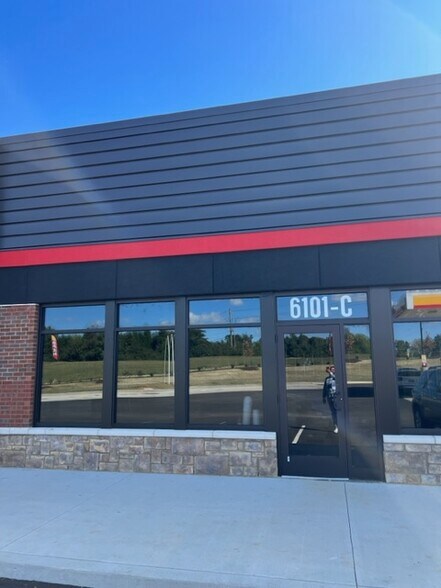 More Photos Of 6101 Fegenbush Ln, Louisville Convenience Store For Lease