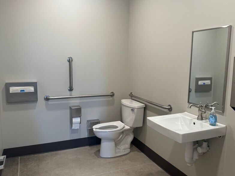 More Photos Of 110 Stillwell Ave, Tillamook General Retail For Lease