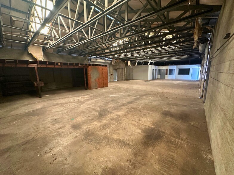 More Photos Of 6009 15th St E, Bradenton Warehouse For Lease