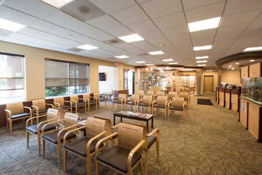 More Photos Of 301-303 Sterling Dr, Orchard Park Medical For Lease