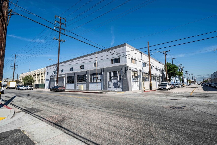 More Photos Of 4383 Fruitland Ave, Vernon Manufacturing For Sale