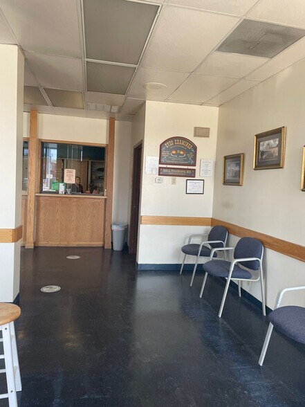 More Photos Of 1327-1329 SW Military Dr, San Antonio Medical For Lease