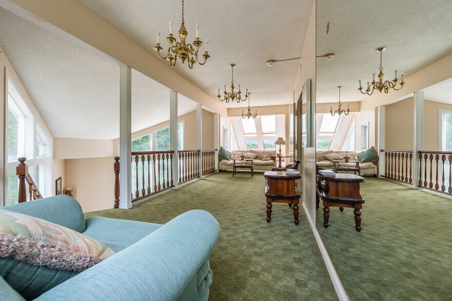 More Photos Of 6302 Main St, Tannersville Hotel For Sale