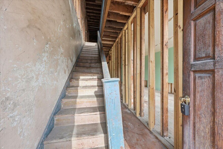 More Photos Of 315 Ogle Ave, Knoxville General Retail For Sale