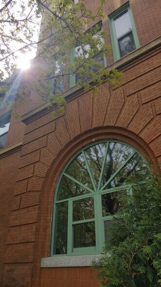 More Photos Of 260 Edmund Ave, Saint Paul Schools For Lease