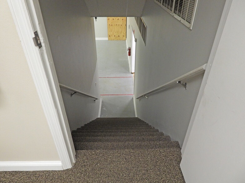 More Photos Of 3800 W New Haven Ave, Melbourne Freestanding For Lease