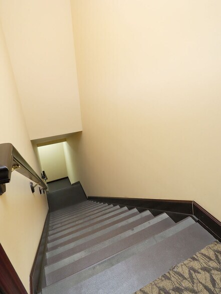 More Photos Of 188 Van Buren St, Staten Island Warehouse For Sale