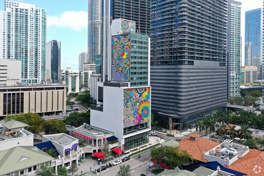More Photos Of 11 SE 10th St, Miami Hotel For Lease
