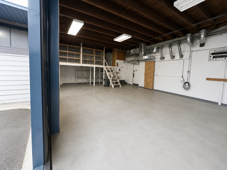 More Photos Of 12205 116th Ave, Surrey Service For Sale