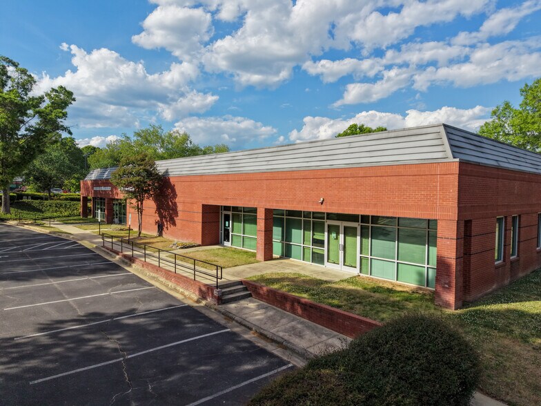 More Photos Of 800 Springfield Commons Dr, Raleigh Medical For Lease