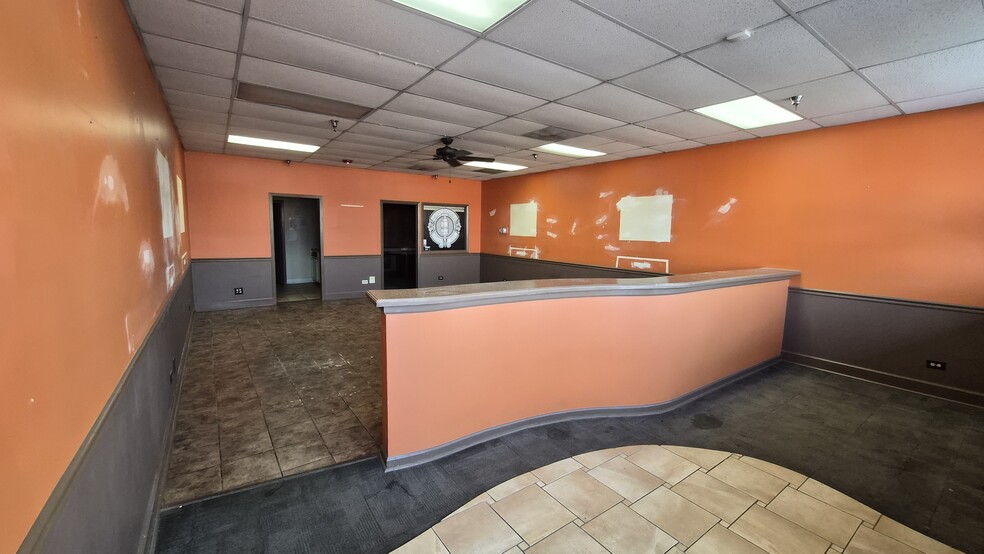 More Photos Of 3S071 State Route 59, Warrenville Restaurant For Lease