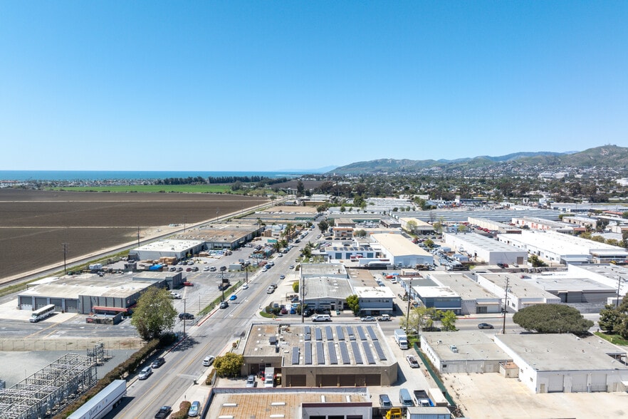 More Photos Of 1792 Callens Rd, Ventura Distribution For Lease
