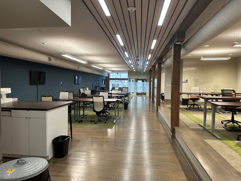 More Photos Of 21 S Front St, Wilmington Office For Lease