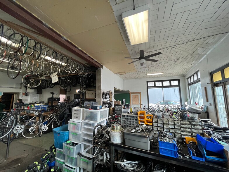 More Photos Of 473 Bronson Ave, Ottawa Storefront Retail Office For Lease