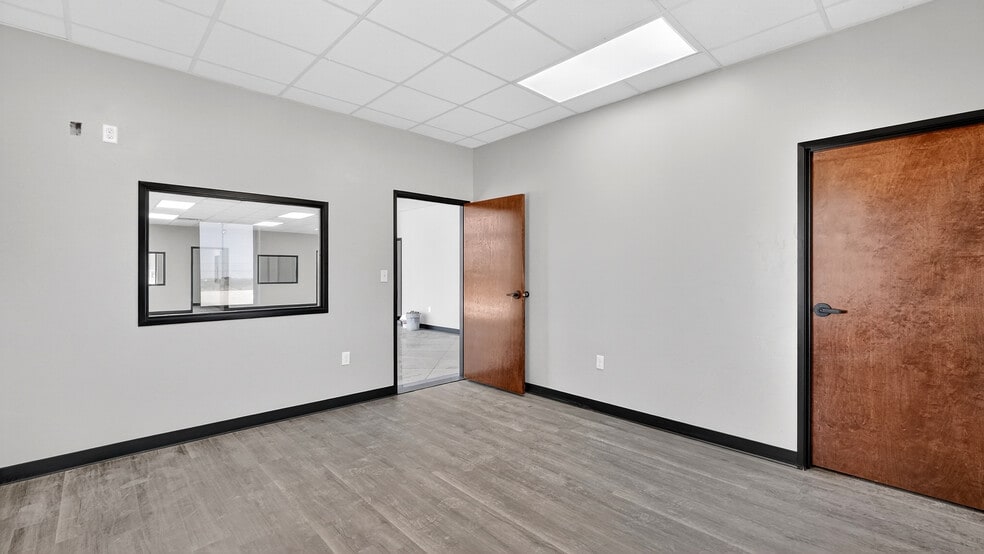 More Photos Of 16510 W Basin St, Odessa Warehouse For Sale