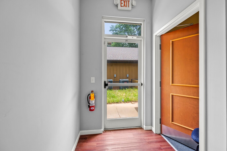 More Photos Of 8017 N Point Blvd, Winston-Salem Industrial For Lease