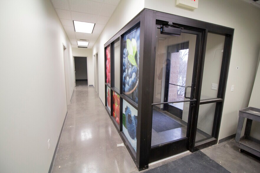 More Photos Of 1206 E Crosstown Pky, Kalamazoo Manufacturing For Lease