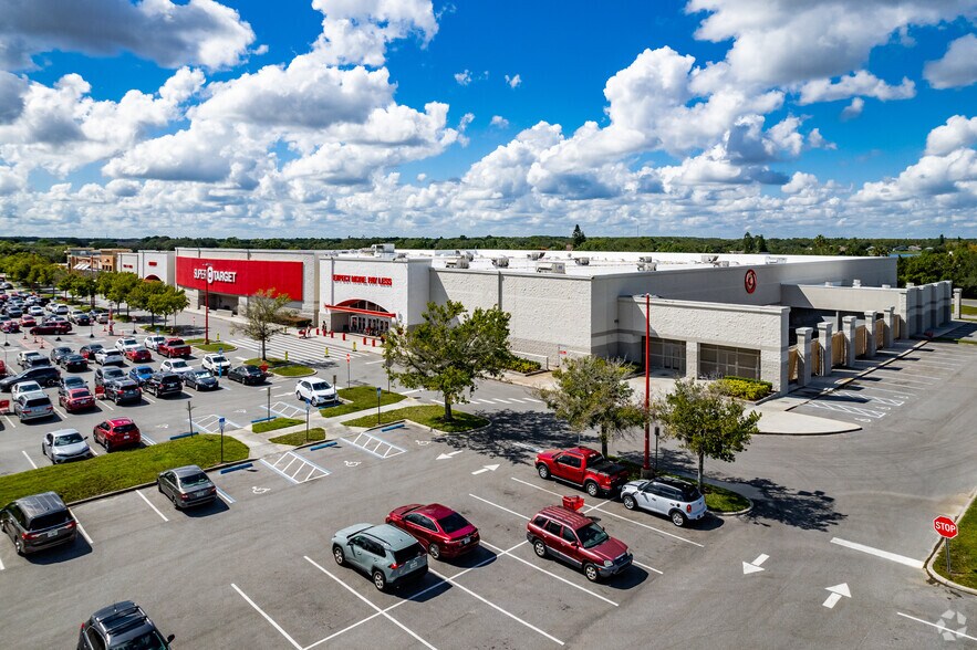 More Photos Of 2055-2109 Town Center Blvd, Orlando General Retail For Lease